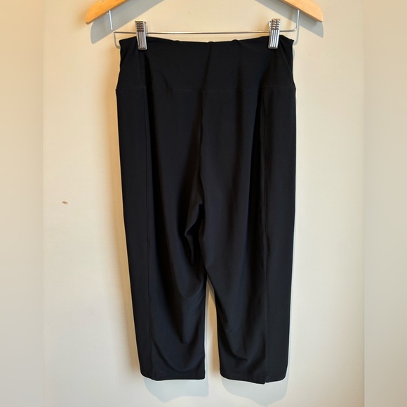 Sympli crop pant black size 10 like new condition - Picture 4 of 5